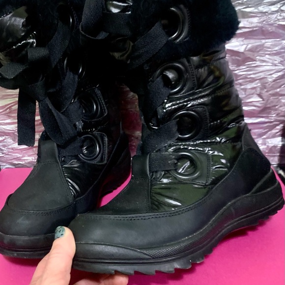 GUESS SHINY PUFFER Winter Boots size 7 - Picture 3 of 12